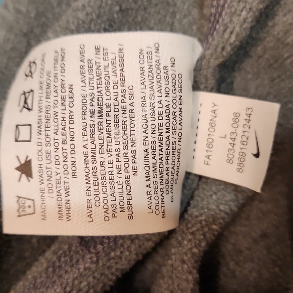 NIKE DRI-FIT HOODIE SWEATSHIRT Fleece lined with silky inner hood. Grey Size L - Picture 7 of 7